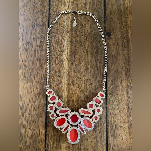 BOGO 2 x $10 NWOT “Red/ Gold Tone Statement Necklace” - Picture 9 of 9